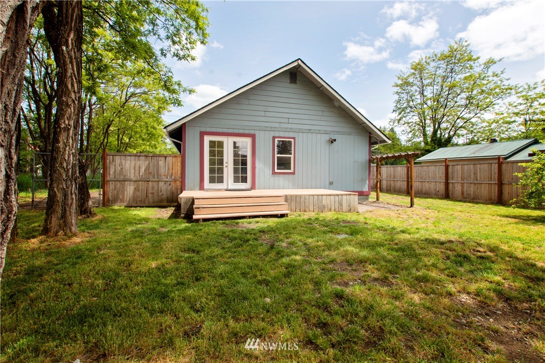 18331 Albany Street Southwest Rochester, WA 98579 - Photo 3 of 26