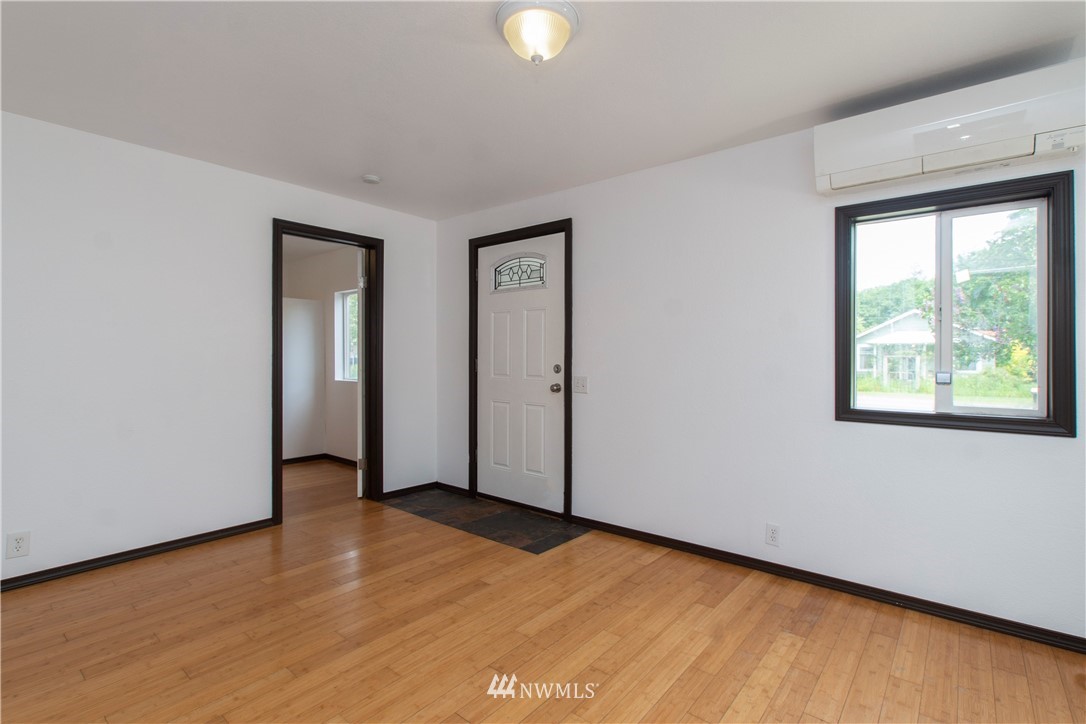 18331 Albany Street Southwest Rochester, WA 98579 - Photo 5 of 26