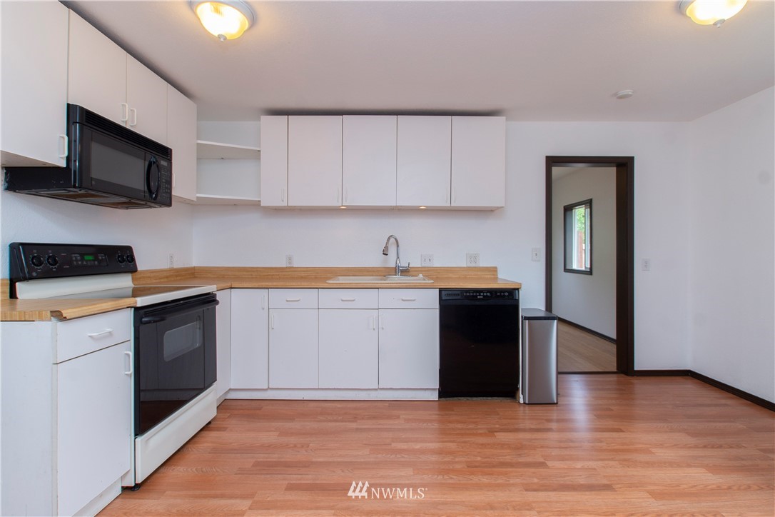 18331 Albany Street Southwest Rochester, WA 98579 - Photo 8 of 26