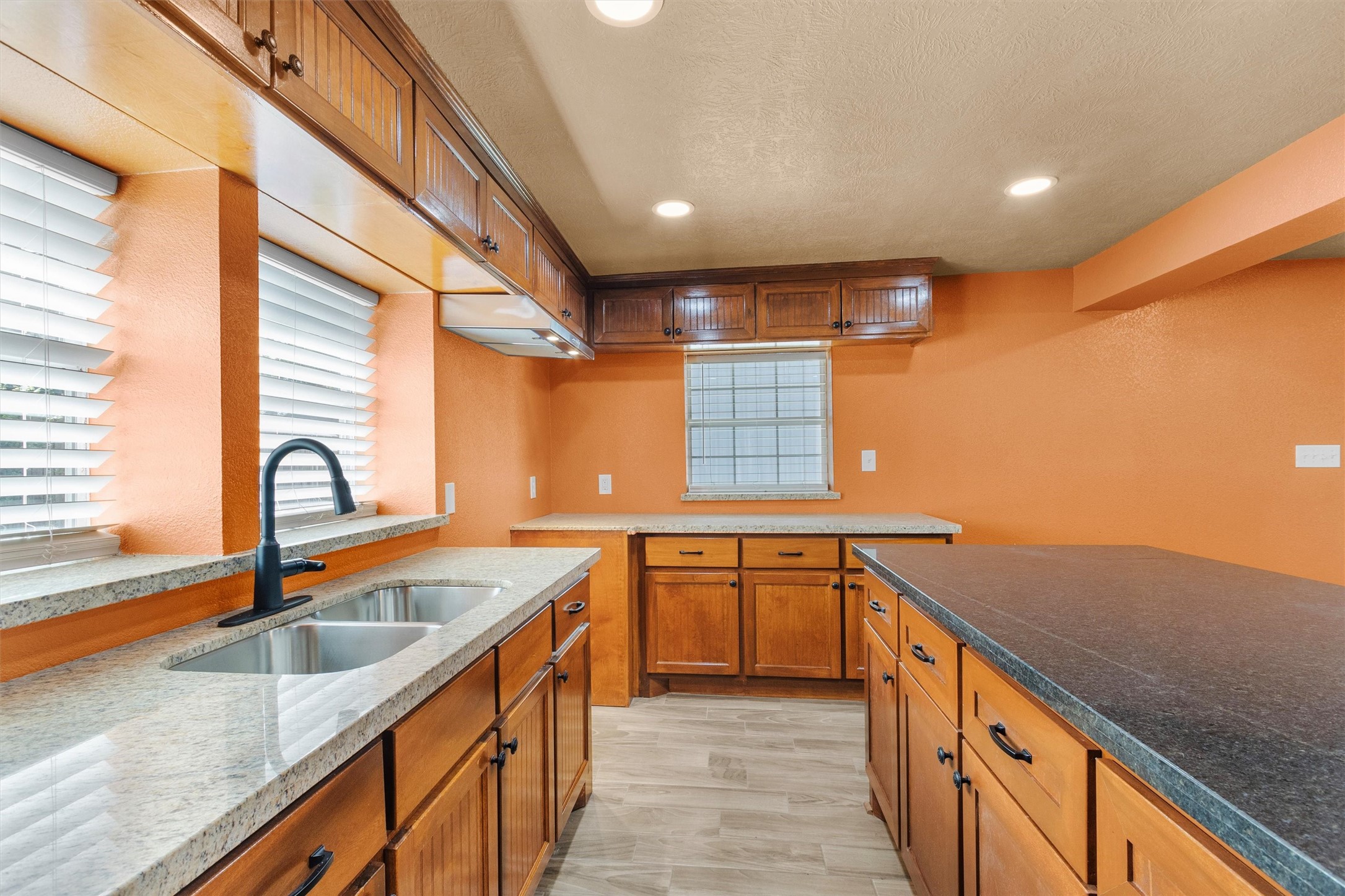 207 Aldine Mail Rte Road Houston, TX 77037 - Photo 23 of 44