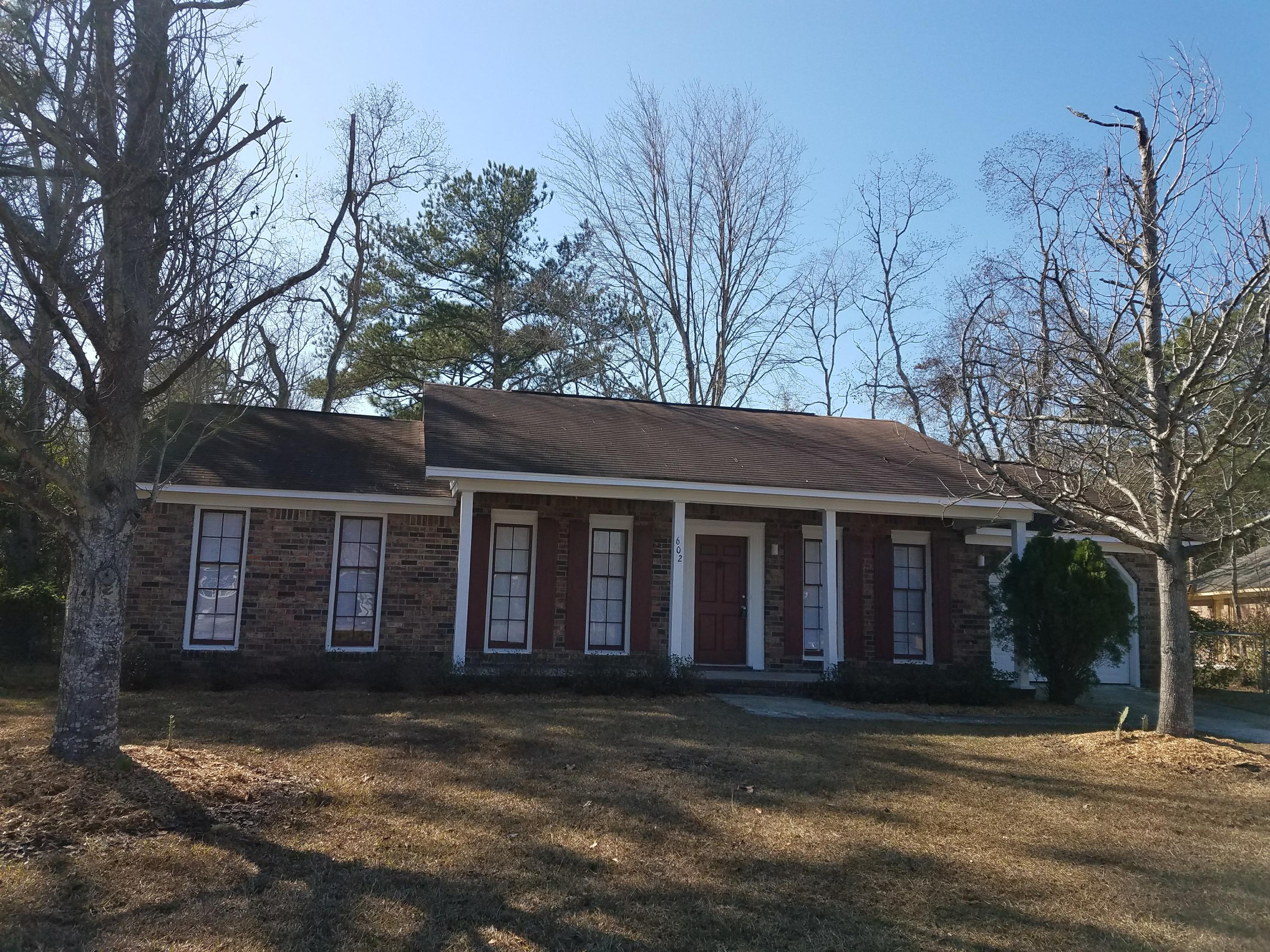 602 Beauregard Road Summerville, SC 29486 - Photo 1 of 13 20170114_124228