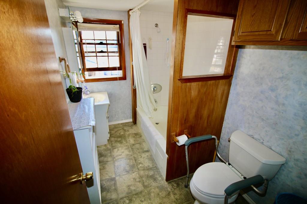 8 Sunrise Avenue Billerica, MA 01821 - Photo 13 of 15