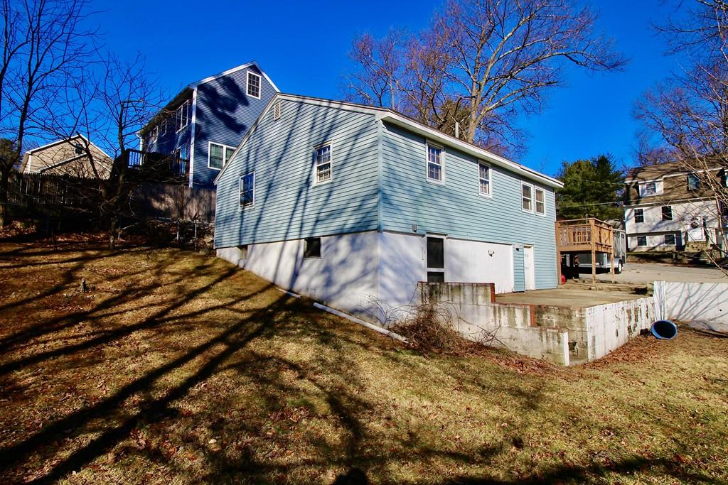 8 Sunrise Avenue Billerica, MA 01821 - Photo 3 of 15