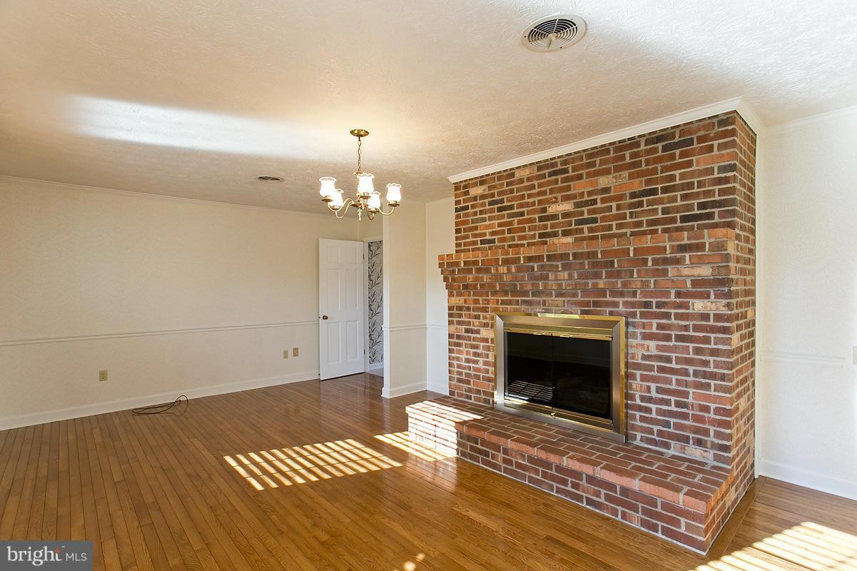 216 Hopewell Road Clear Brook, VA 22624 - Photo 11 of 29 Family Room