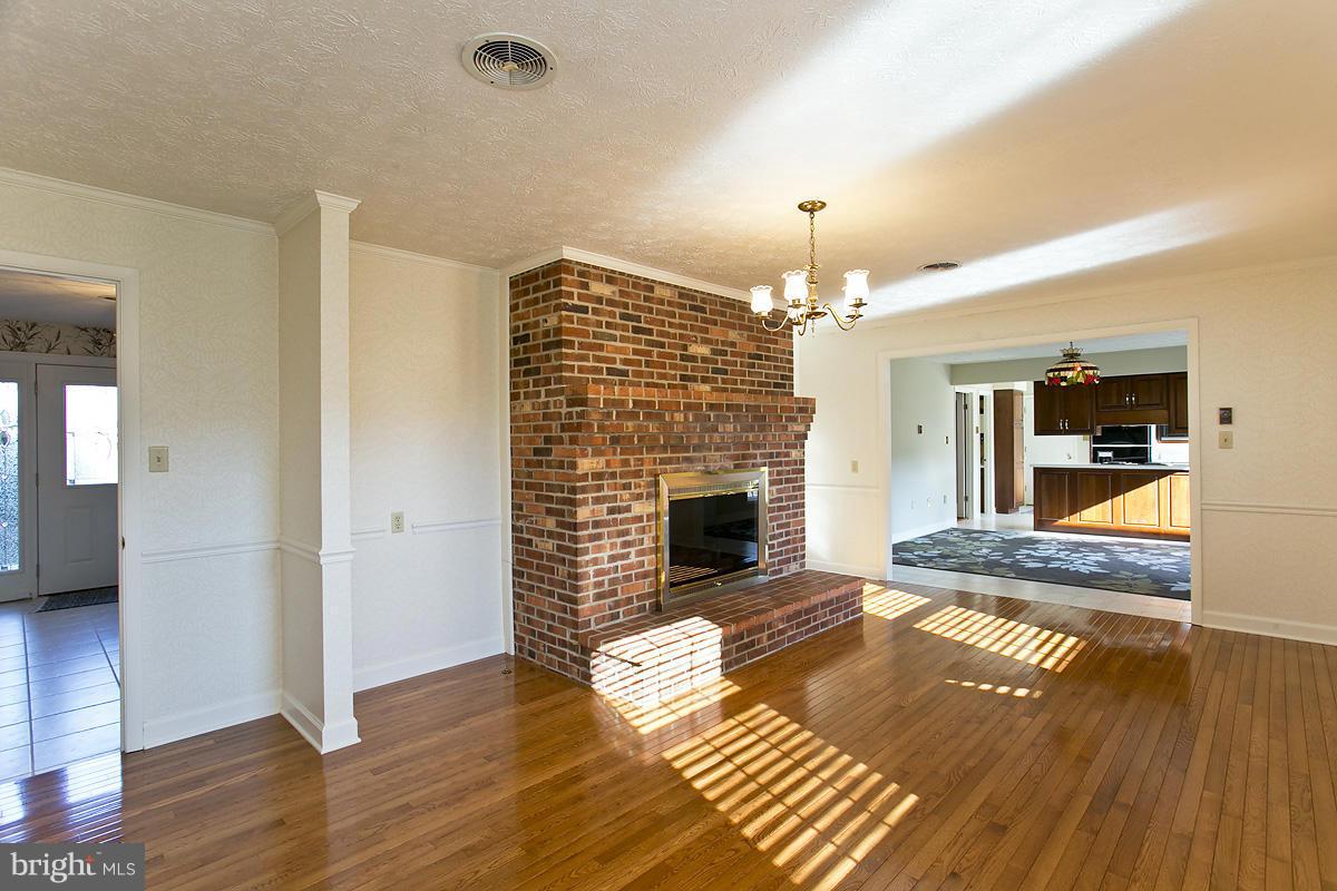 216 Hopewell Road Clear Brook, VA 22624 - Photo 12 of 29 Family Room