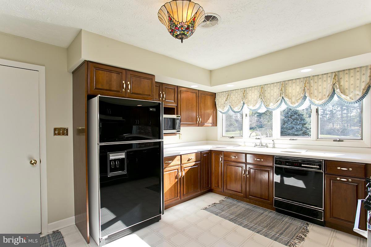 216 Hopewell Road Clear Brook, VA 22624 - Photo 6 of 29 Kitchen