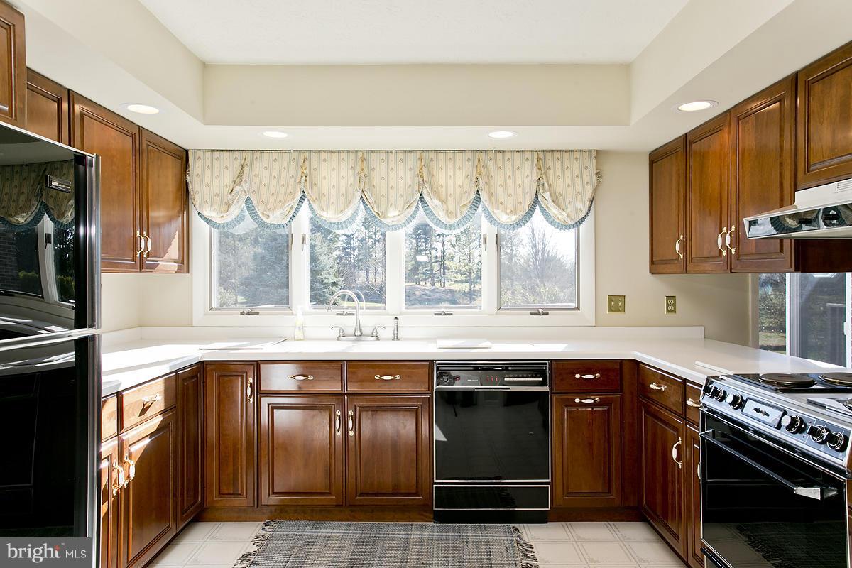 216 Hopewell Road Clear Brook, VA 22624 - Photo 8 of 29 Kitchen