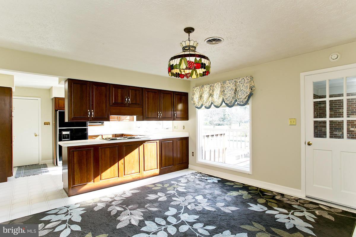 216 Hopewell Road Clear Brook, VA 22624 - Photo 10 of 29 Eat-in area off kitchen