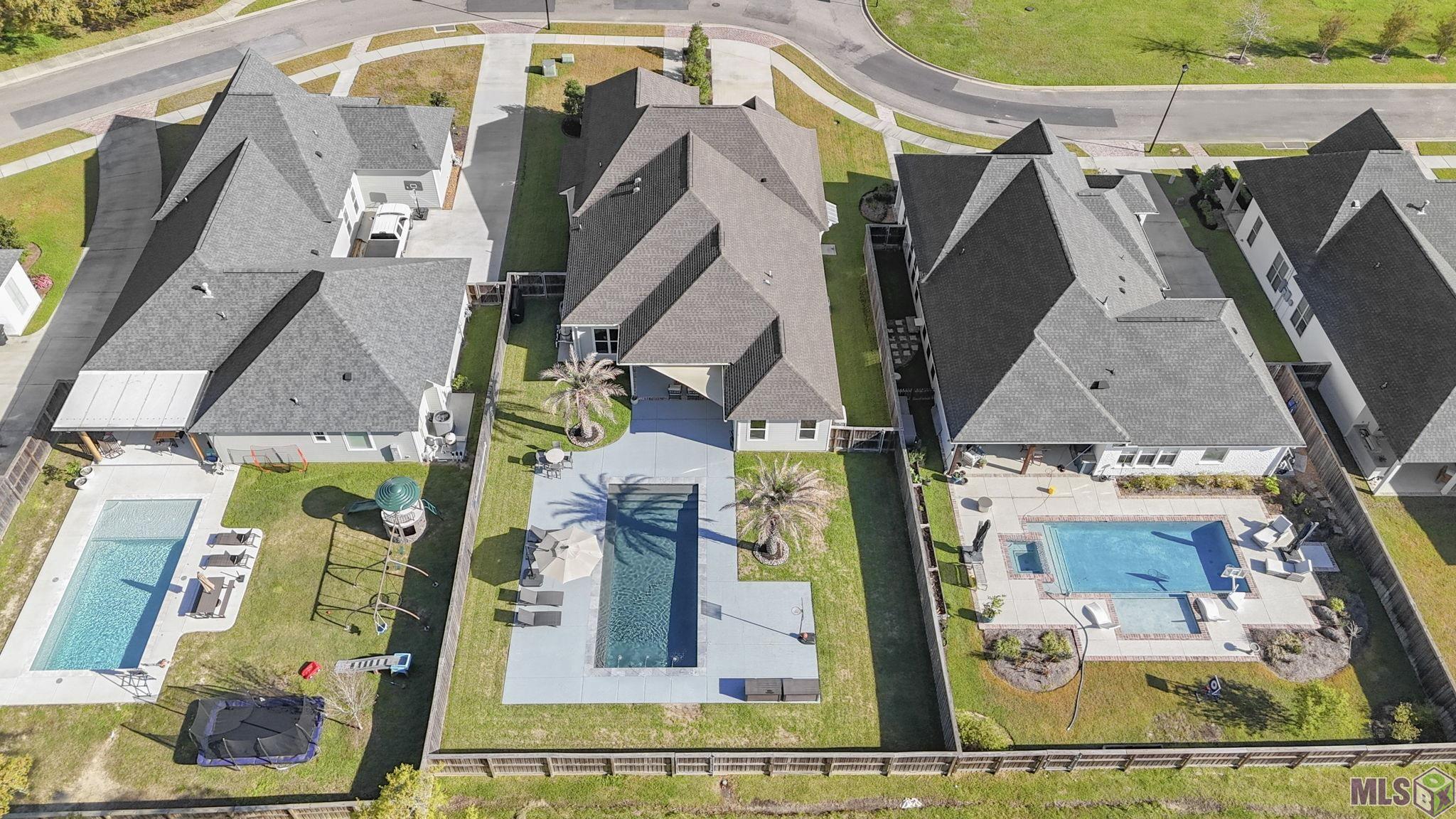 12696 Solemn Oaks Avenue Baton Rouge, LA 70818 - Photo 5 of 58