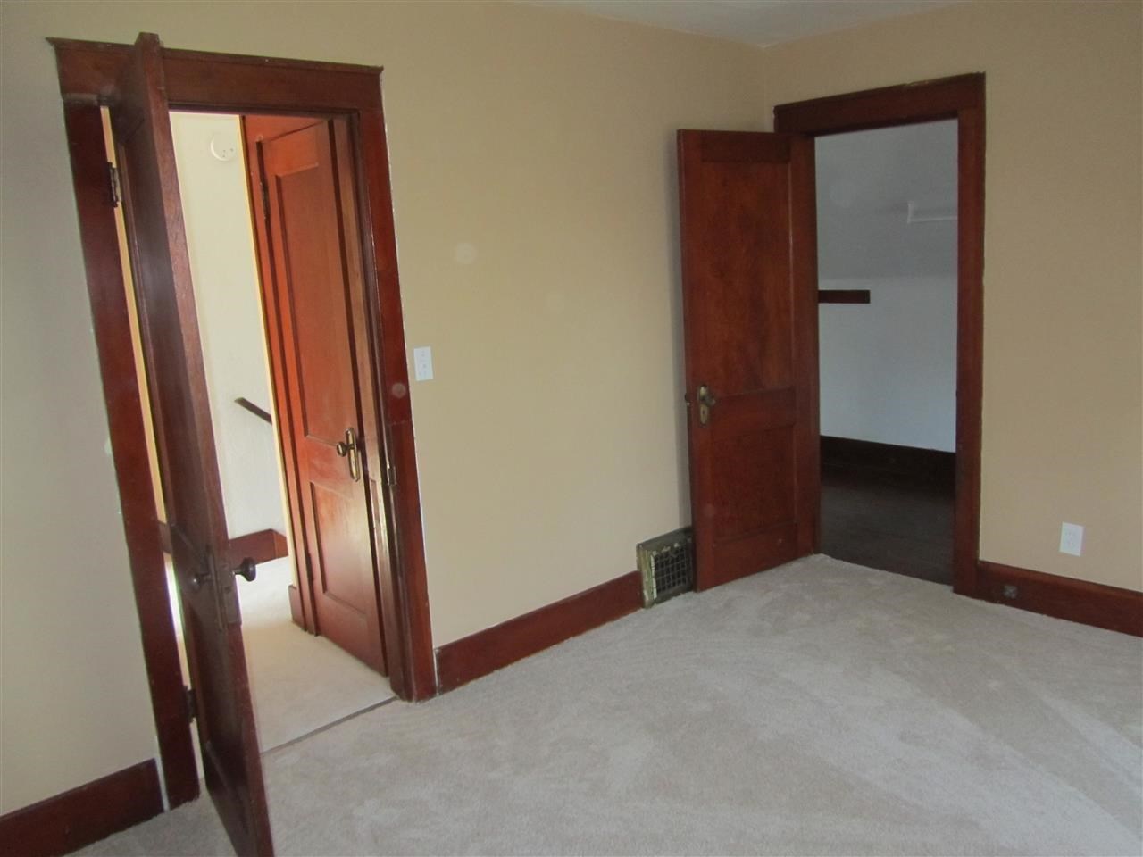 2130 Telegraph Road Davenport, IA 52804 - Photo 15 of 18 Gallery Image 15