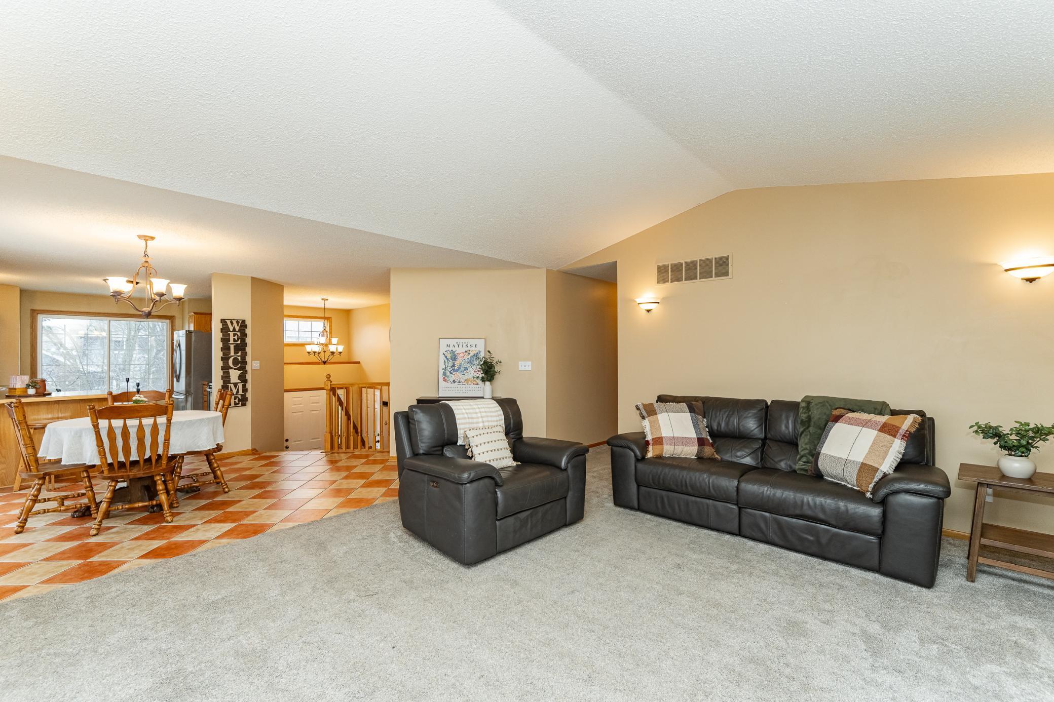 5415 51st Street Northwest Rochester, MN 55901 - Photo 3 of 34