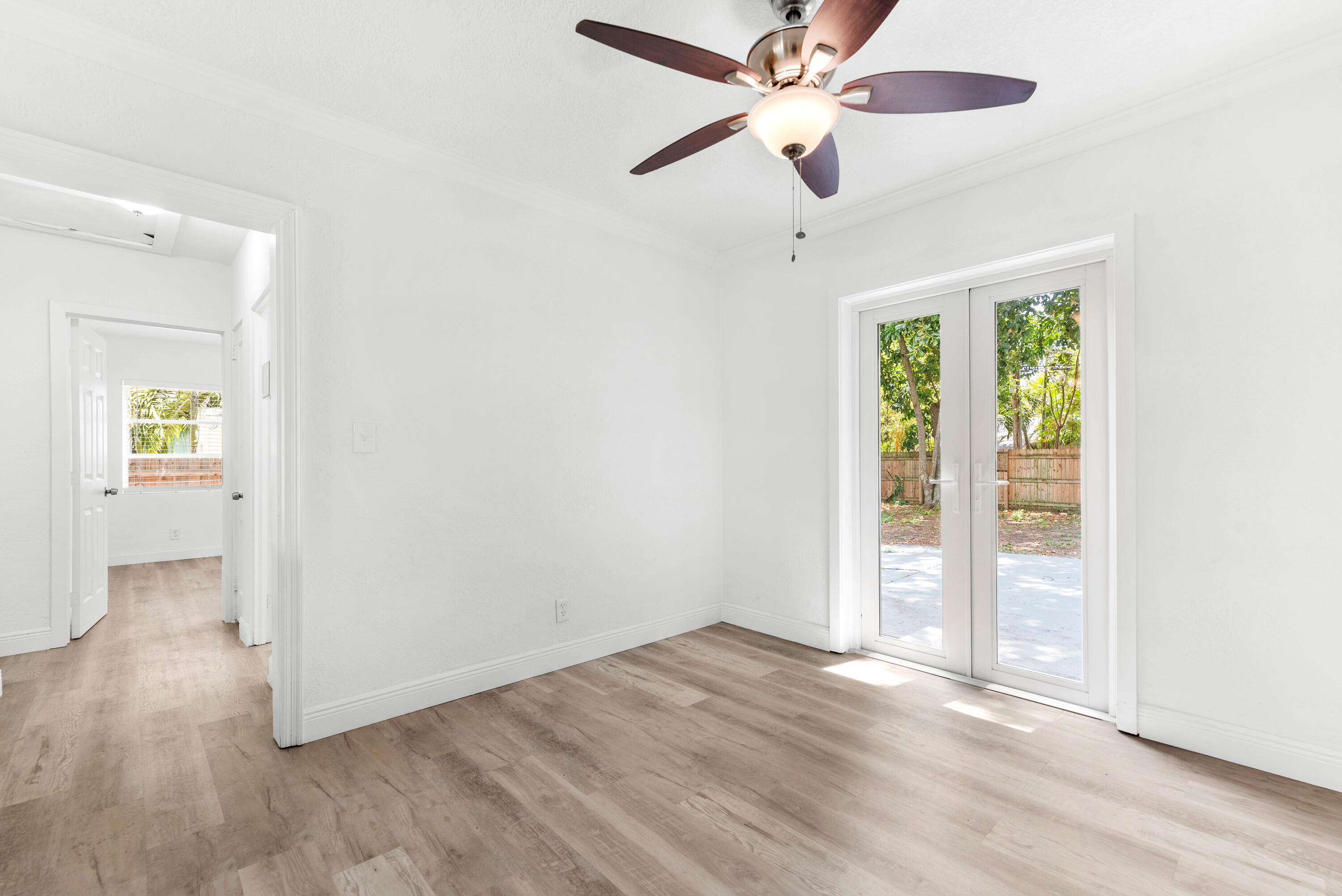 518 39th Street West Palm Beach, FL 33407 - Photo 11 of 32 51839thStWestPalmBeach-4