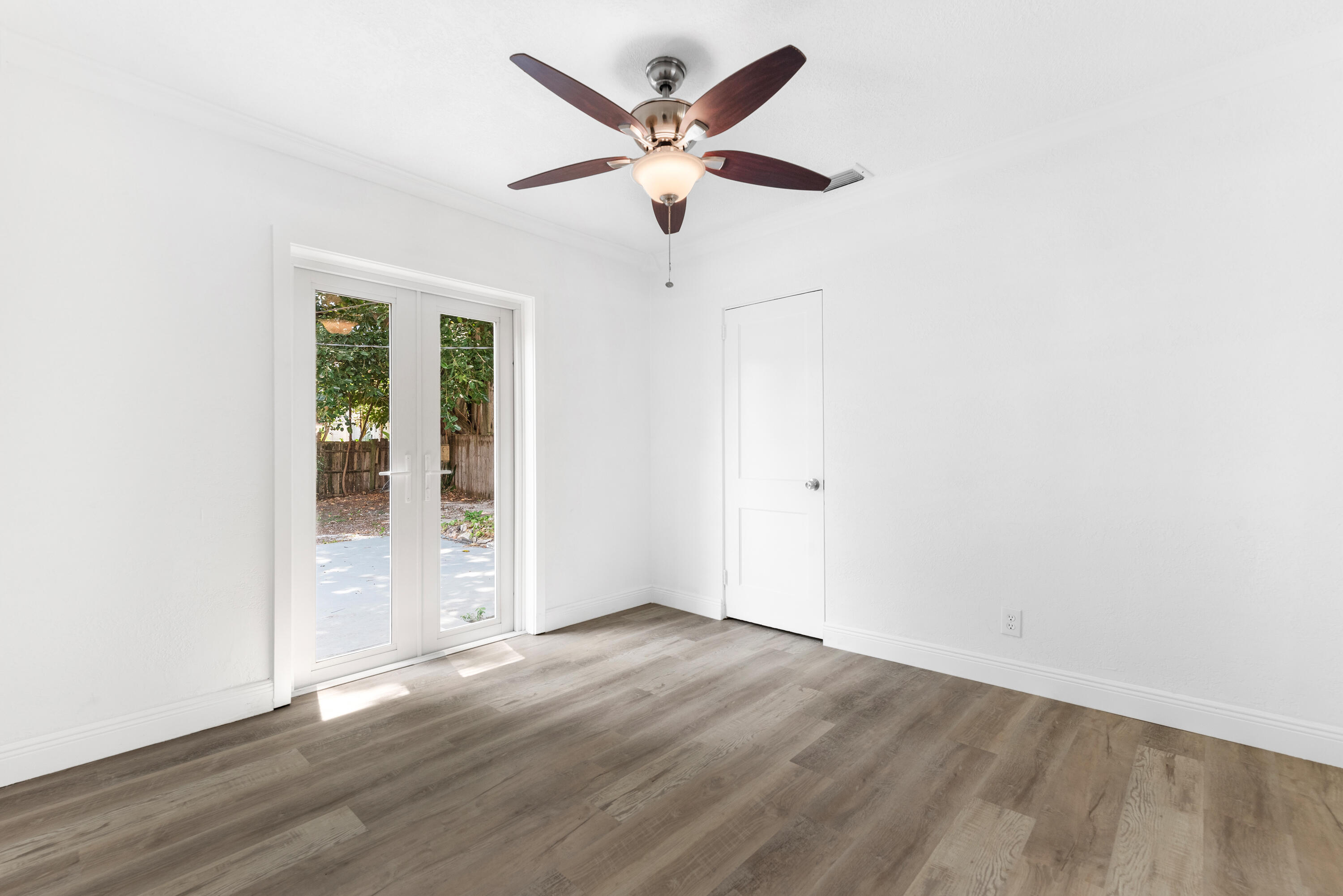 518 39th Street West Palm Beach, FL 33407 - Photo 12 of 32 51839thStWestPalmBeach-5