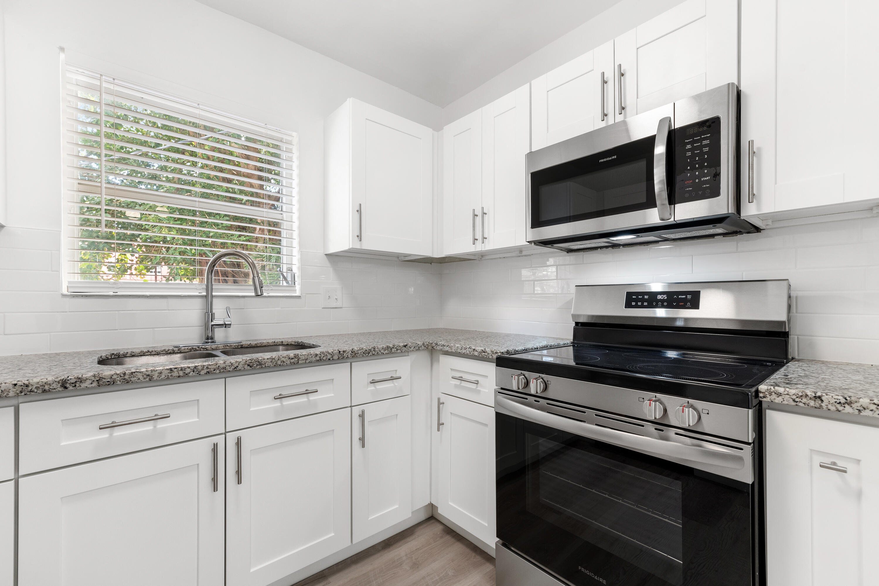 518 39th Street West Palm Beach, FL 33407 - Photo 16 of 32 51839thStWestPalmBeach-15