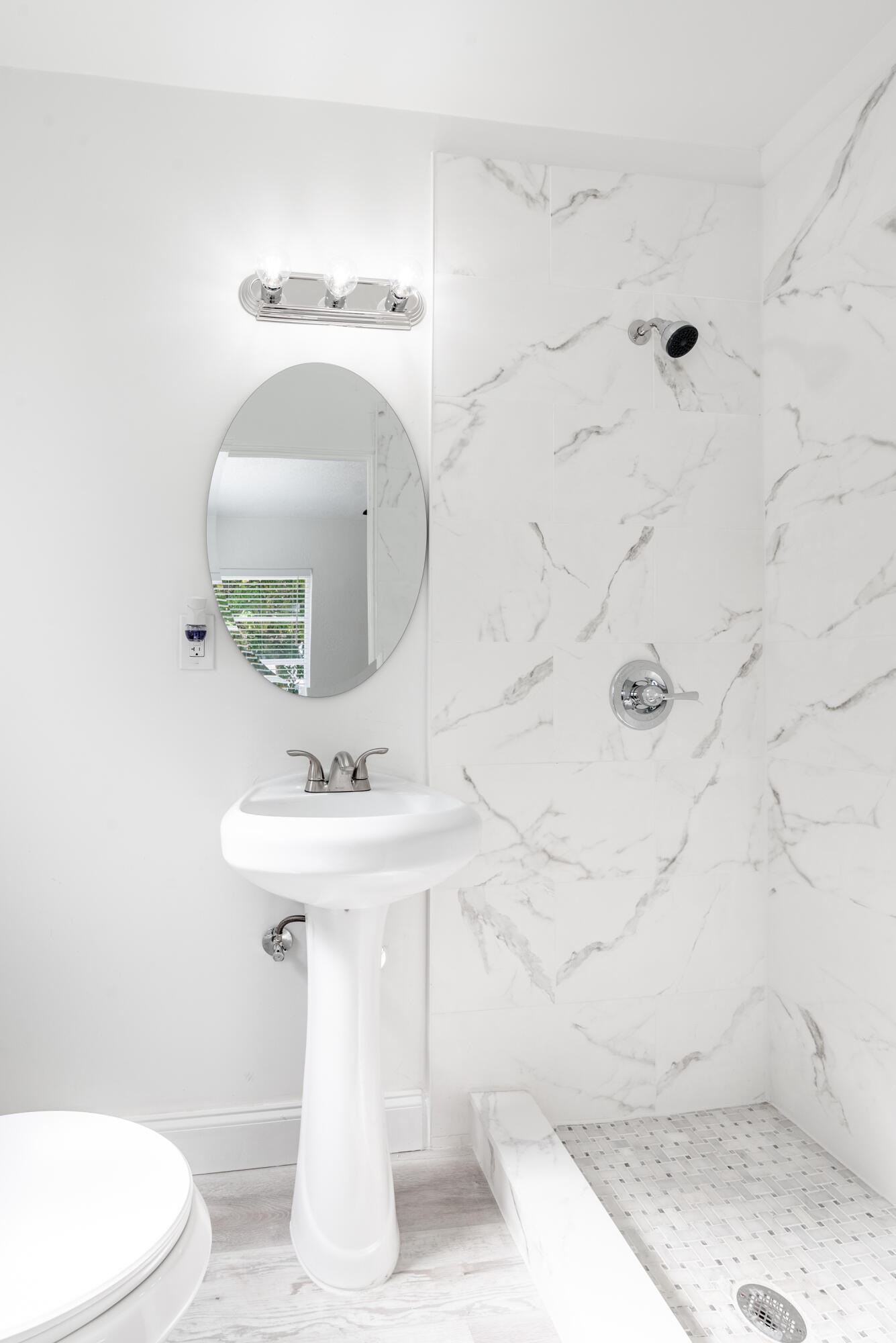 518 39th Street West Palm Beach, FL 33407 - Photo 20 of 32 51839thStWestPalmBeach-42