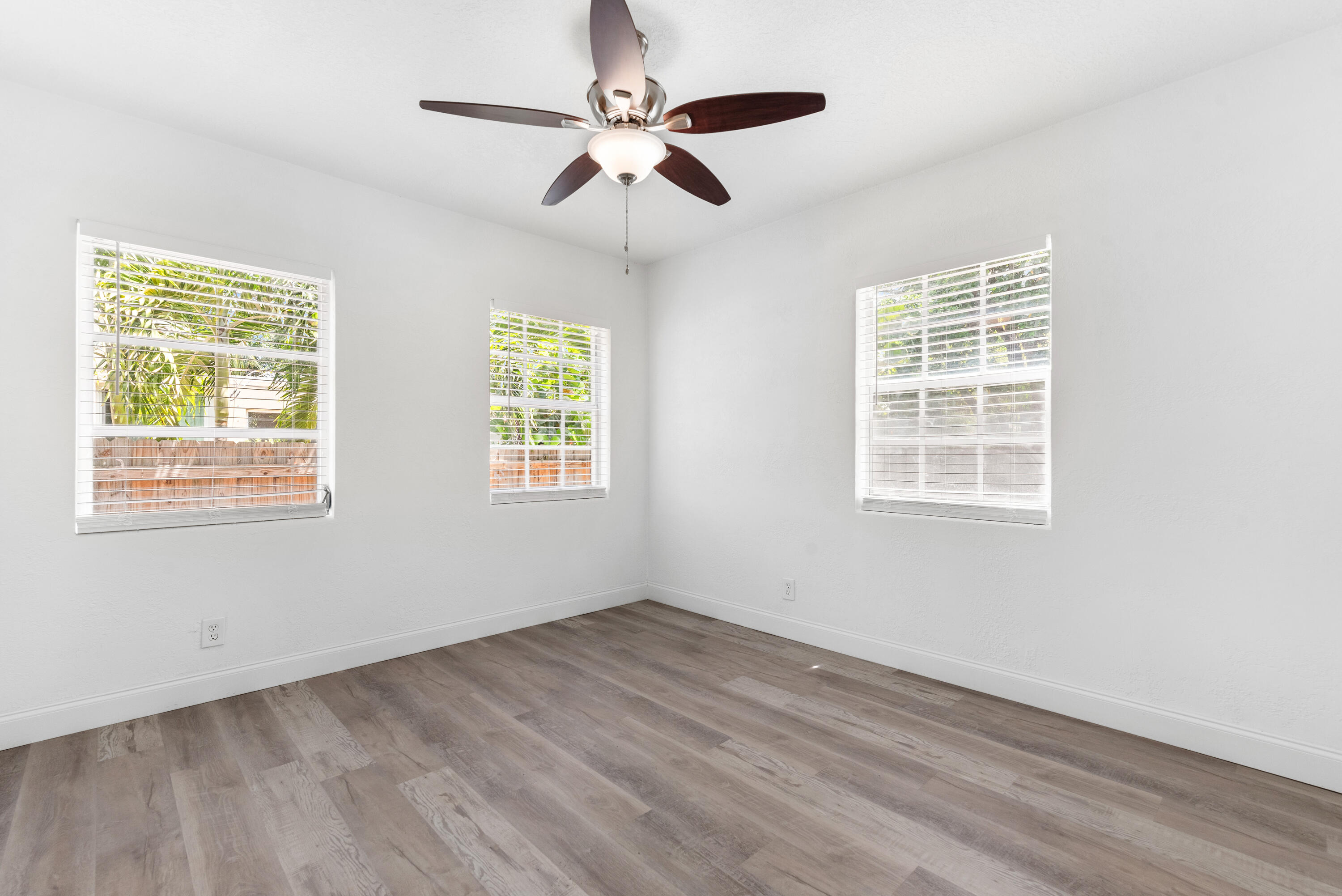 518 39th Street West Palm Beach, FL 33407 - Photo 21 of 32 51839thStWestPalmBeach-8