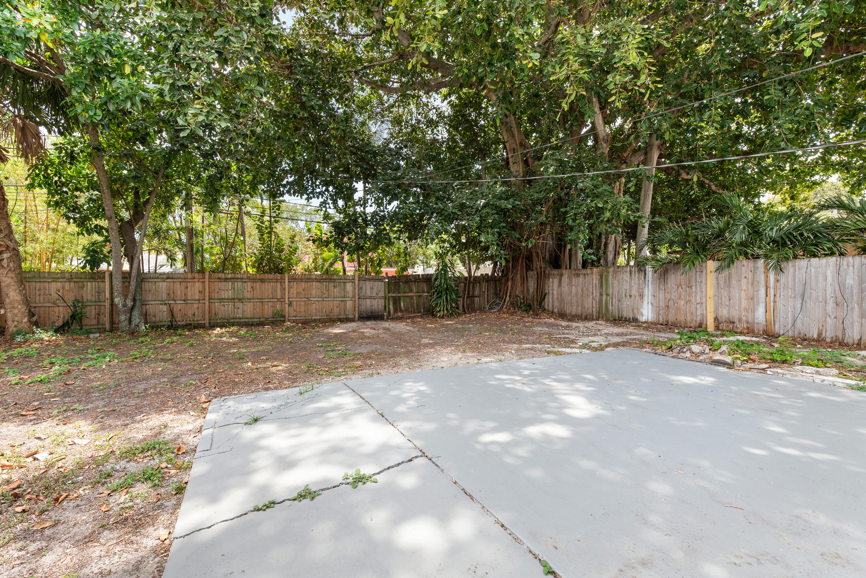 518 39th Street West Palm Beach, FL 33407 - Photo 24 of 32 51839thStWestPalmBeach-19