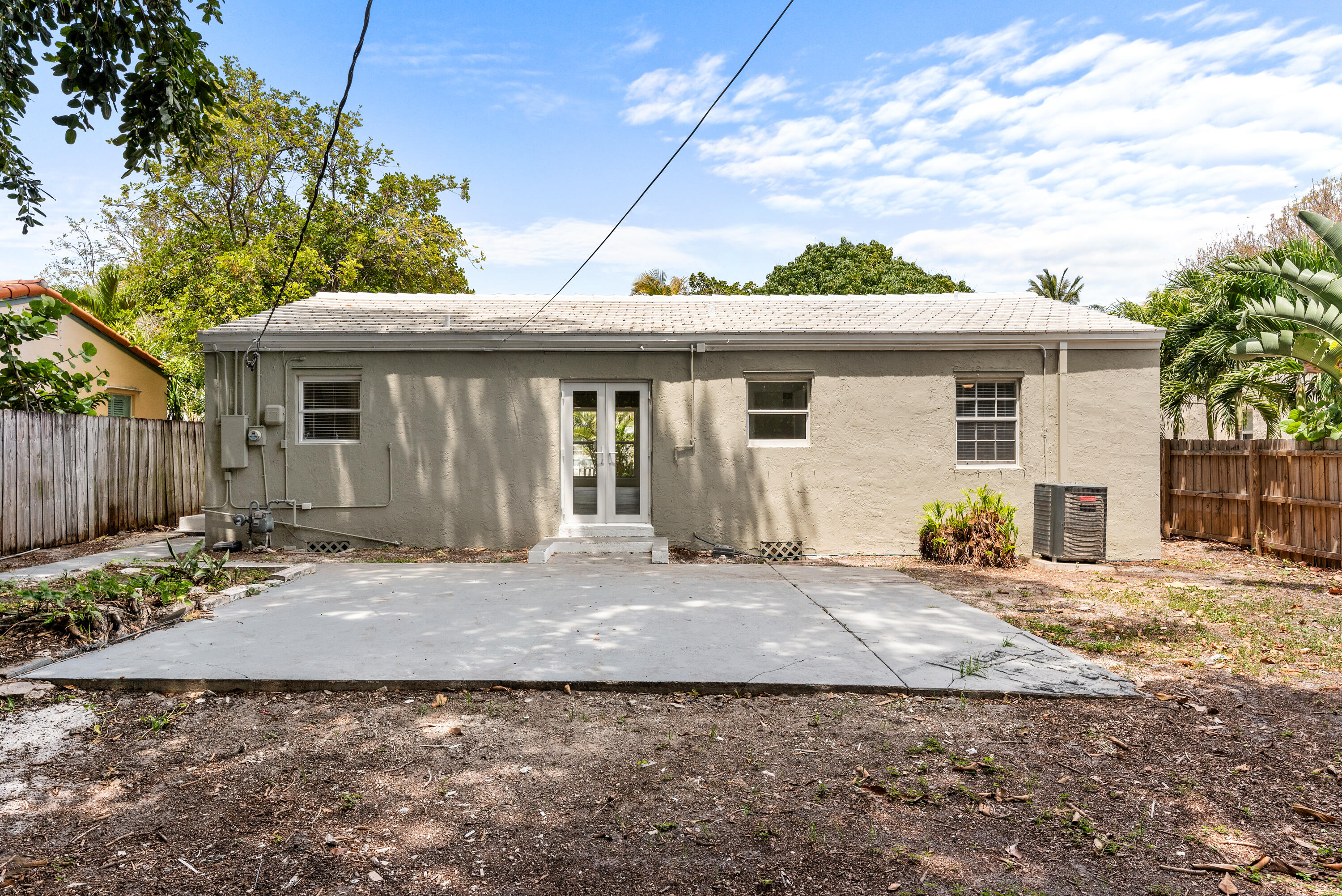 518 39th Street West Palm Beach, FL 33407 - Photo 26 of 32 51839thStWestPalmBeach-21