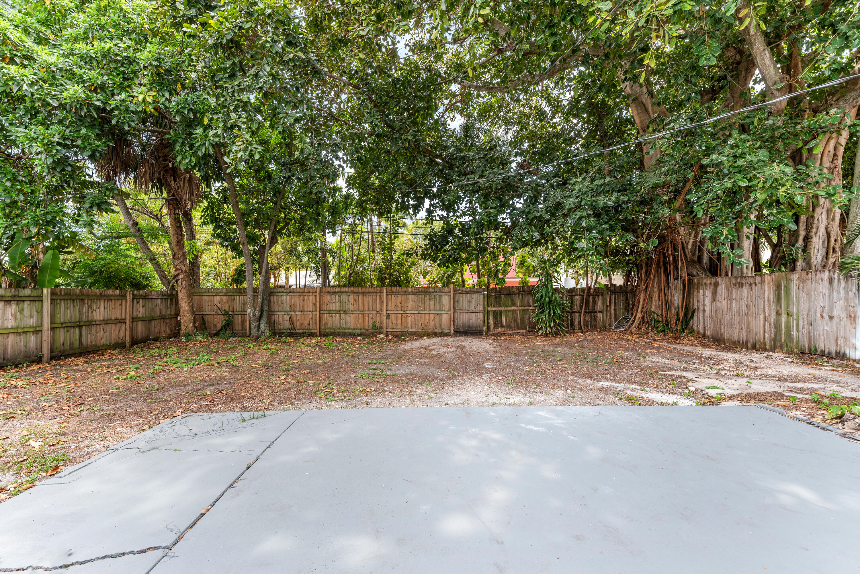 518 39th Street West Palm Beach, FL 33407 - Photo 28 of 32 51839thStWestPalmBeach-24