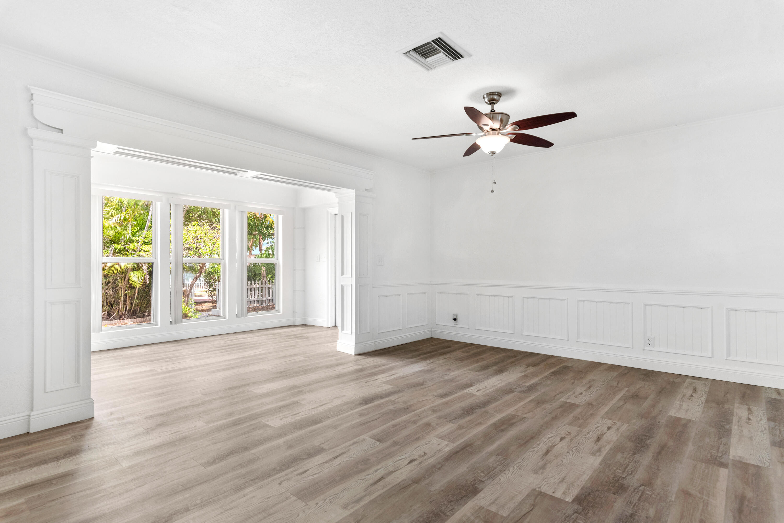 518 39th Street West Palm Beach, FL 33407 - Photo 10 of 32 51839thStWestPalmBeach-3