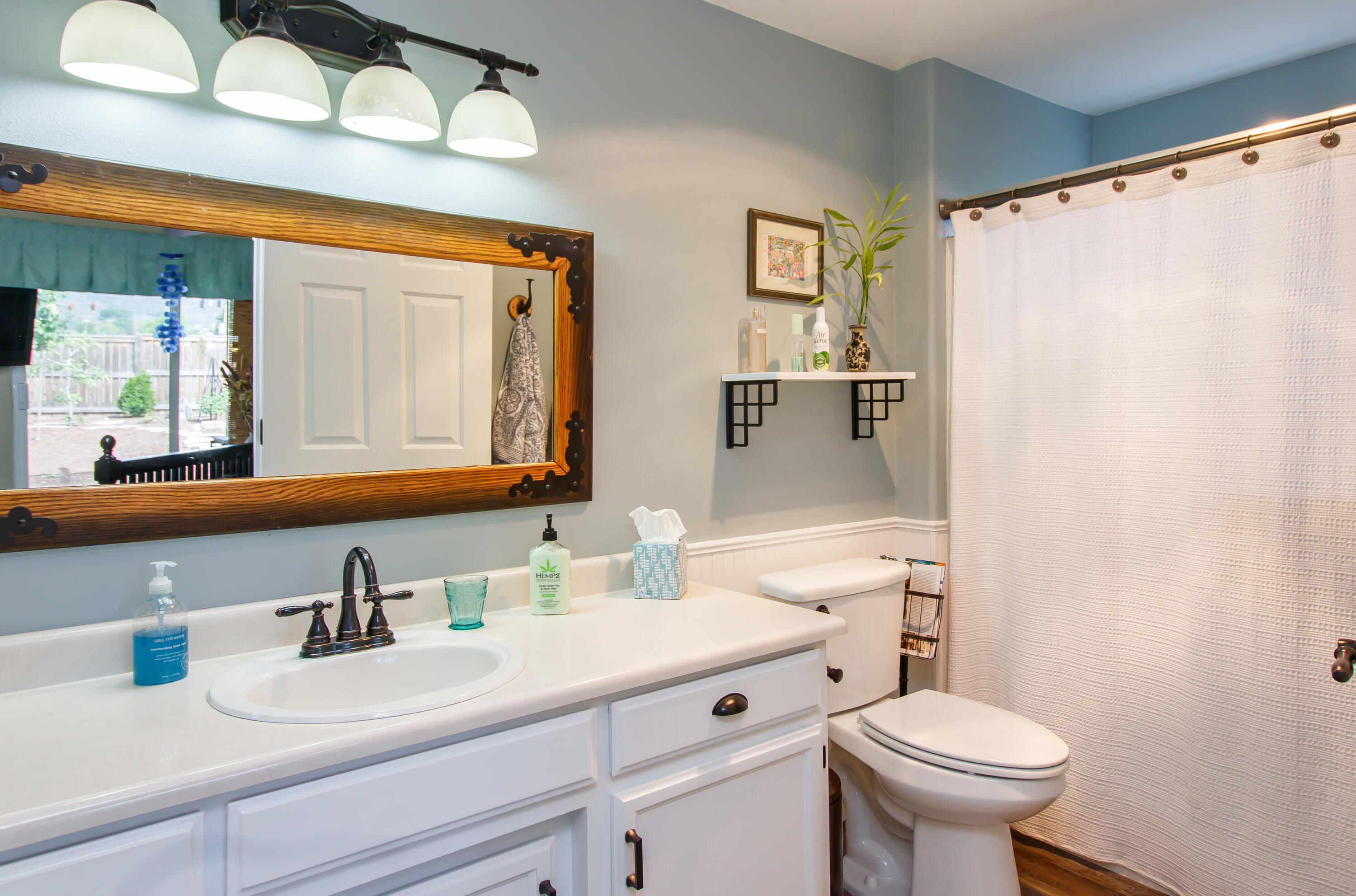 121 Autumn Ridge Road Talent, OR 97540 - Photo 13 of 25 Primary bath