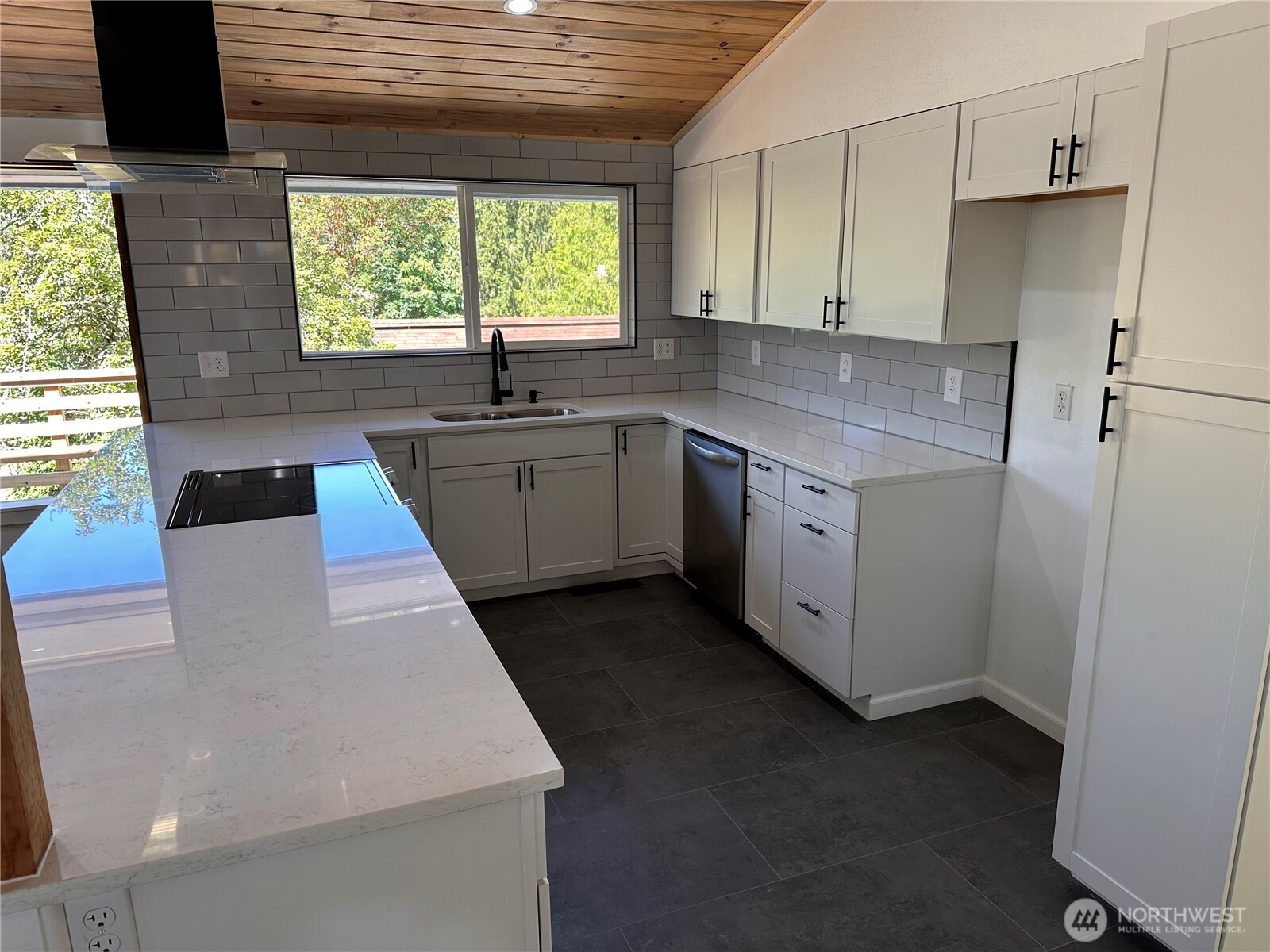 3219 Halverson Avenue Bremerton, WA 98310 - Photo 11 of 40