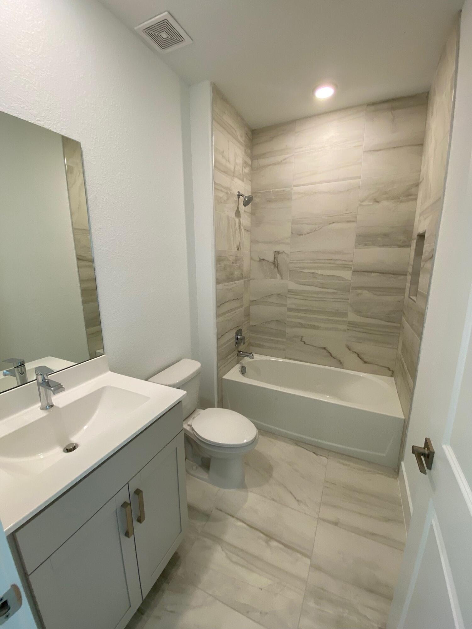 7100 Southeast Park Trace Stuart, FL 34997 - Photo 11 of 15 PPT 2nd full bath