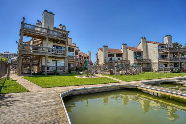 $660,000 | 509 Short Circuit, Unit 205, Horseshoe Bay, TX 78657