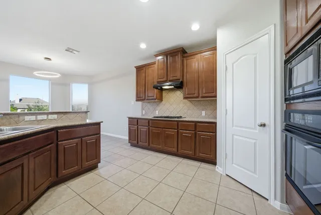 $3,500 | 7404 Journeyville Drive, Austin, TX 78735