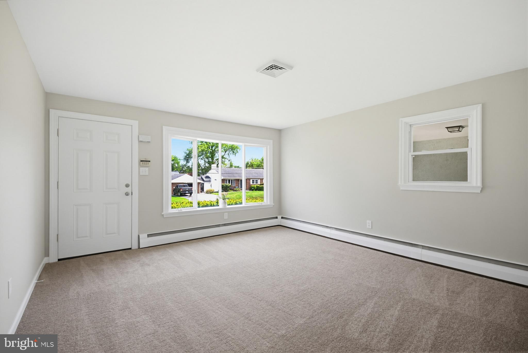 416 Dutton Street Upper Chichester, PA 19014 - Photo 2 of 15