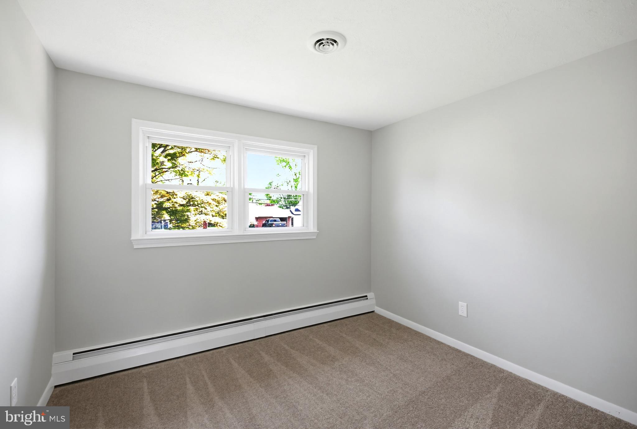 416 Dutton Street Upper Chichester, PA 19014 - Photo 7 of 15