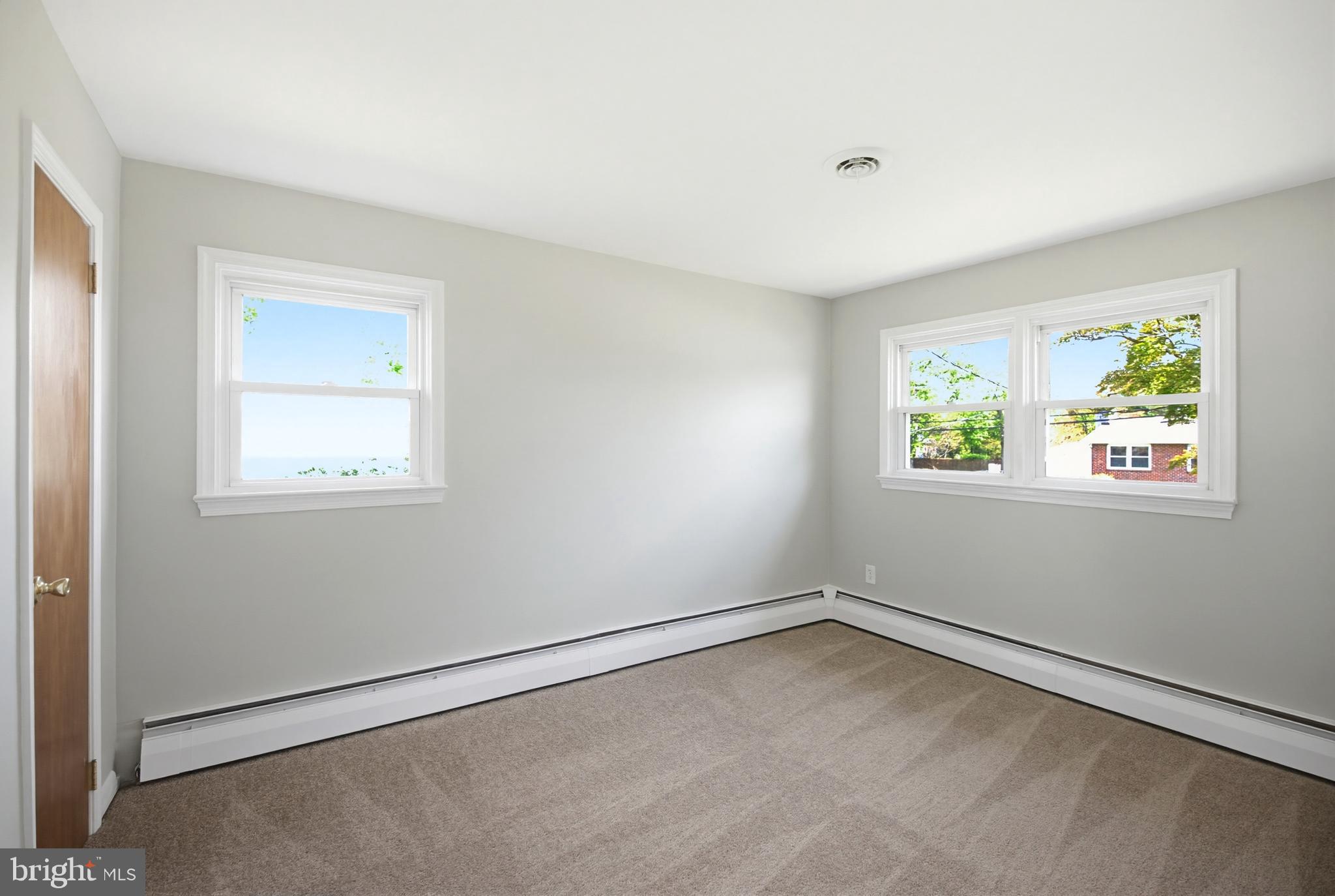 416 Dutton Street Upper Chichester, PA 19014 - Photo 8 of 15