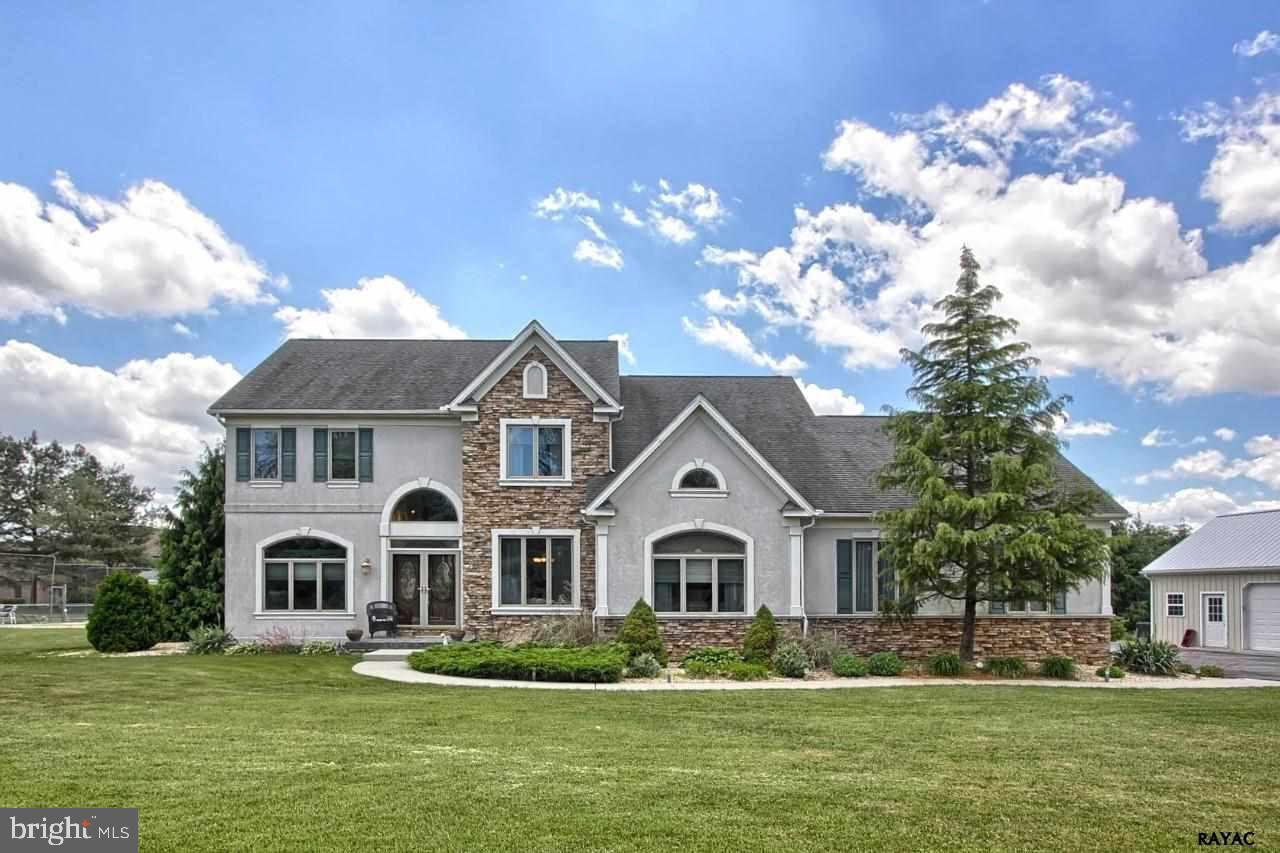 1325 Greenbriar Road York, PA 17404 - Photo 1 of 36 Gallery Image 1