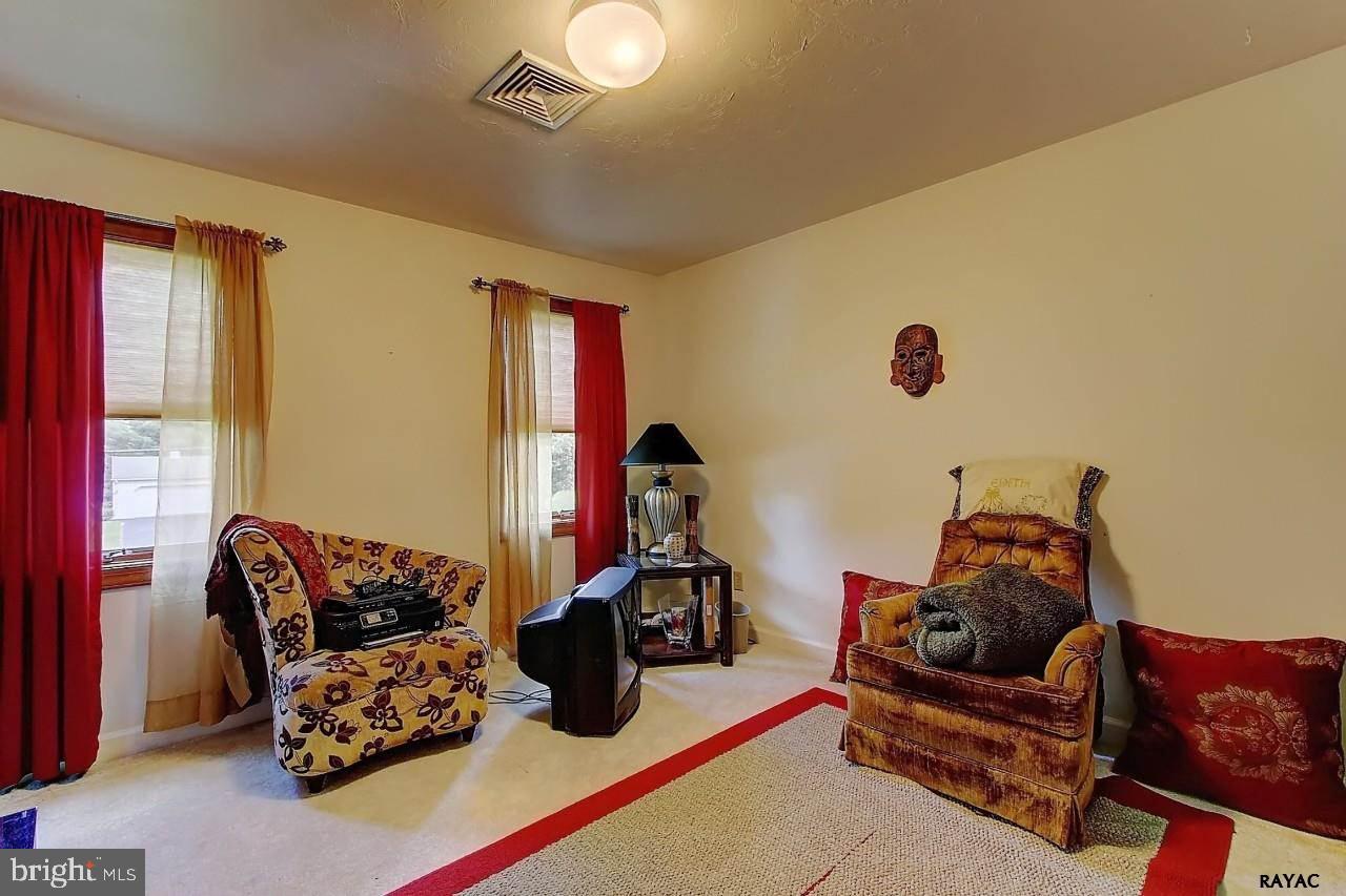 1325 Greenbriar Road York, PA 17404 - Photo 22 of 36 Gallery Image 22