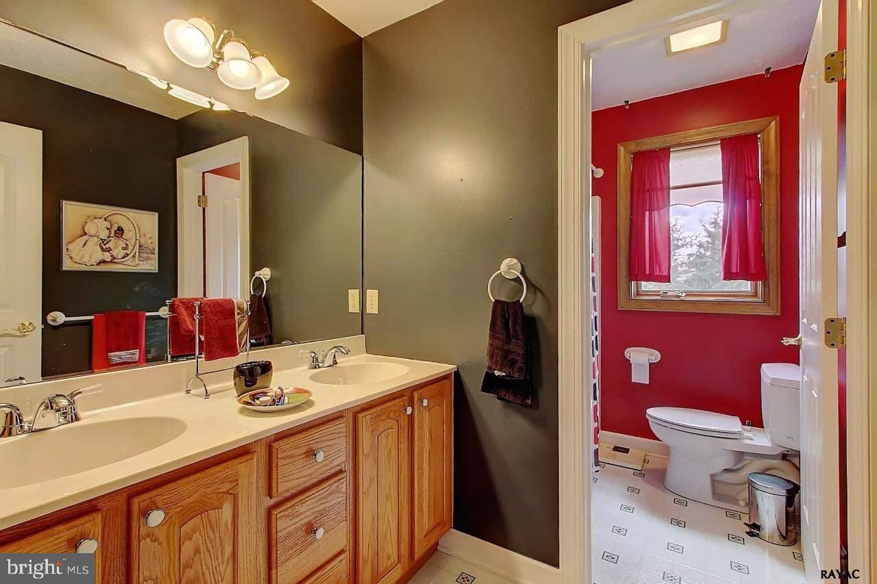 1325 Greenbriar Road York, PA 17404 - Photo 23 of 36 Gallery Image 23