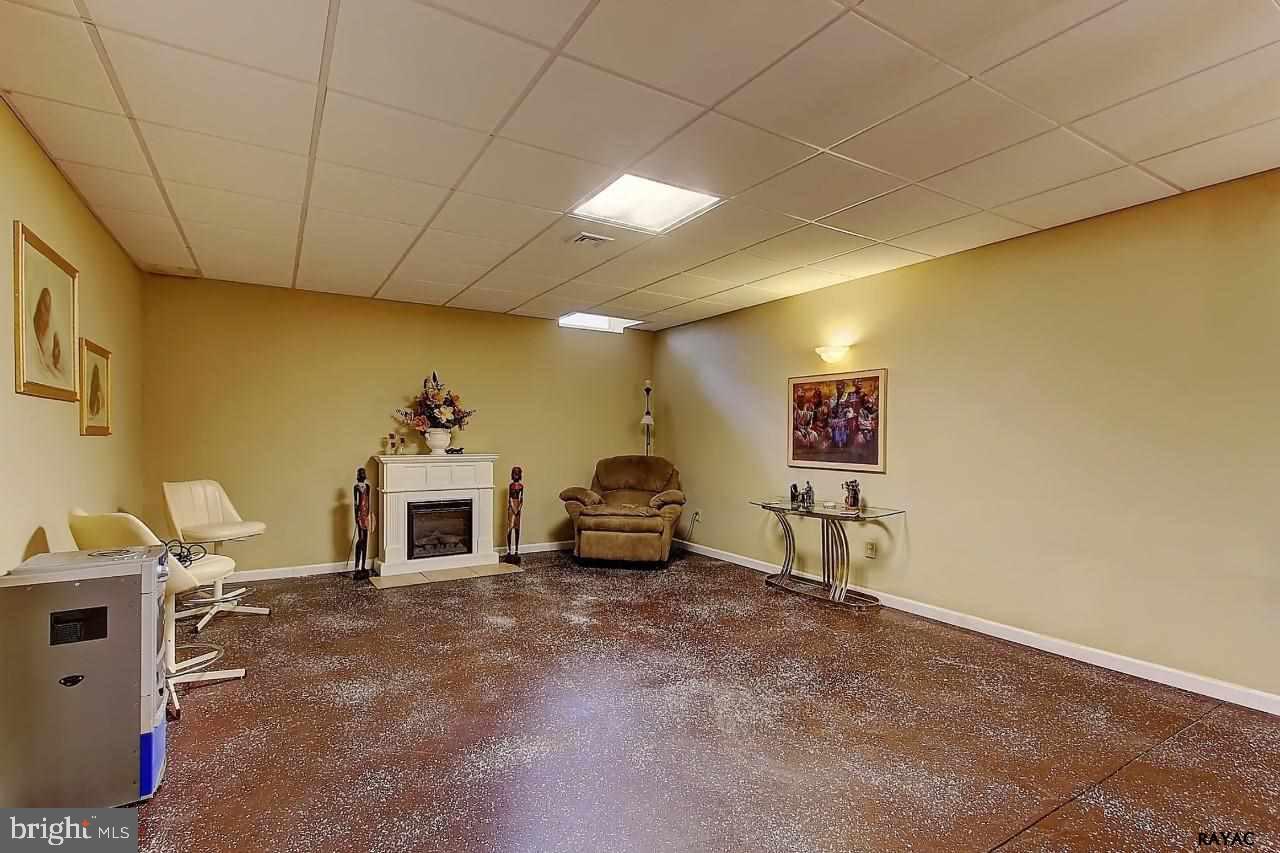 1325 Greenbriar Road York, PA 17404 - Photo 24 of 36 Gallery Image 24