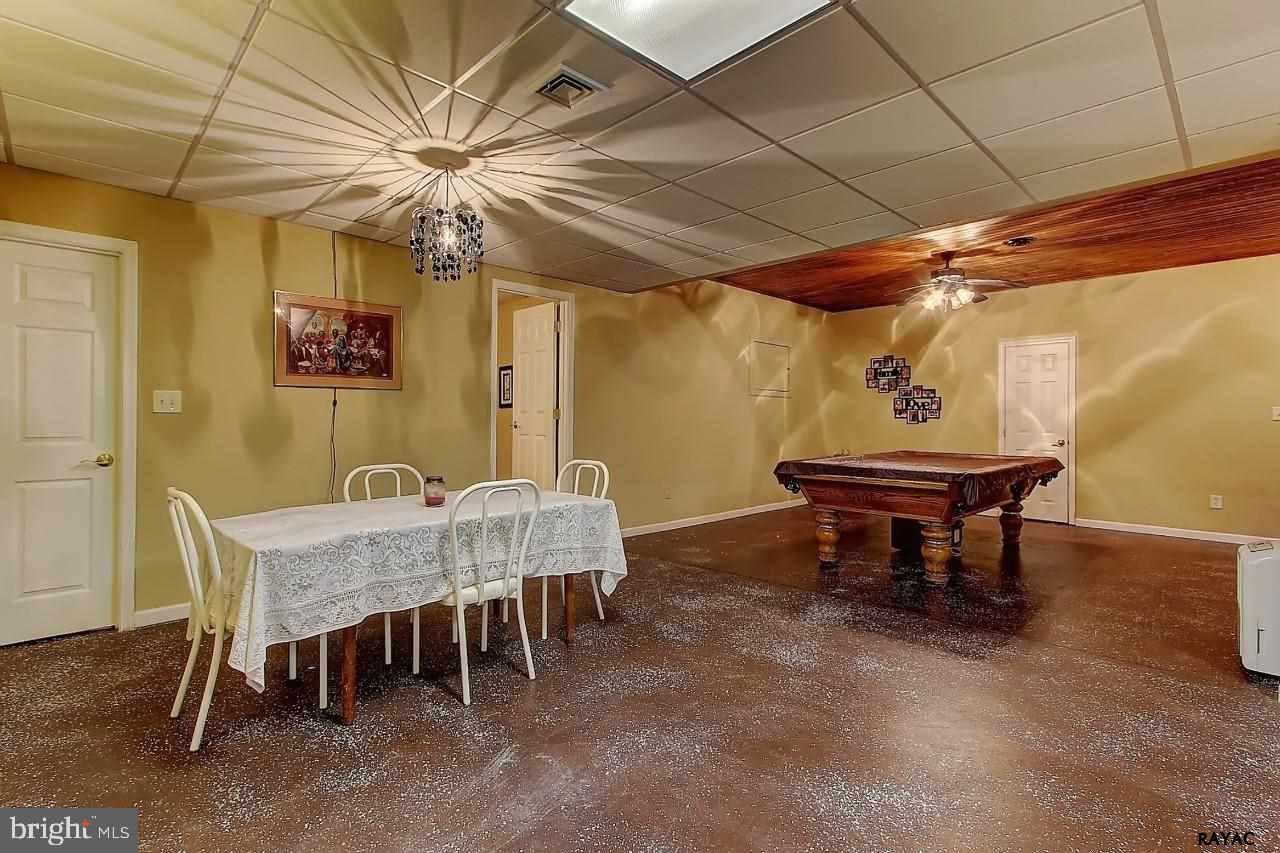 1325 Greenbriar Road York, PA 17404 - Photo 25 of 36 Gallery Image 25