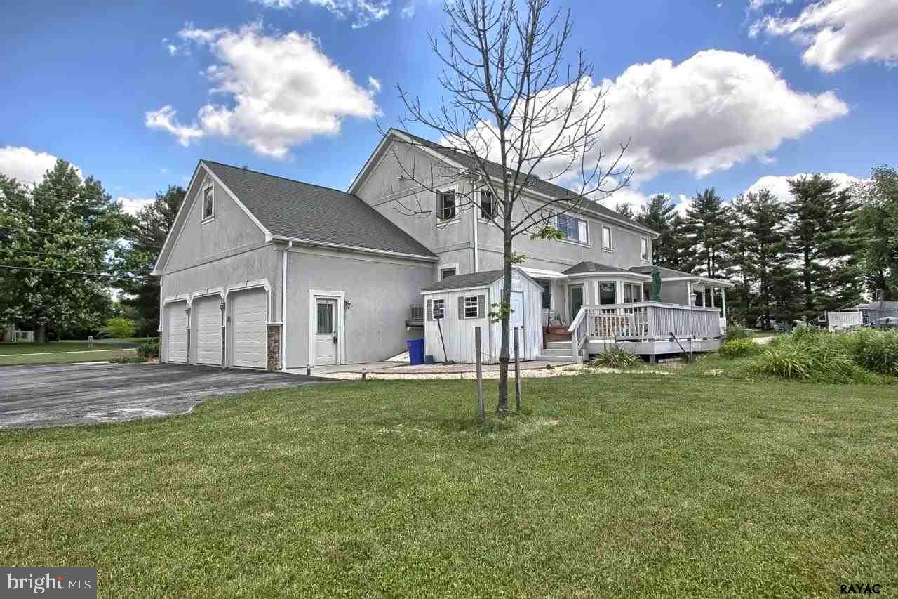 1325 Greenbriar Road York, PA 17404 - Photo 30 of 36 Gallery Image 30