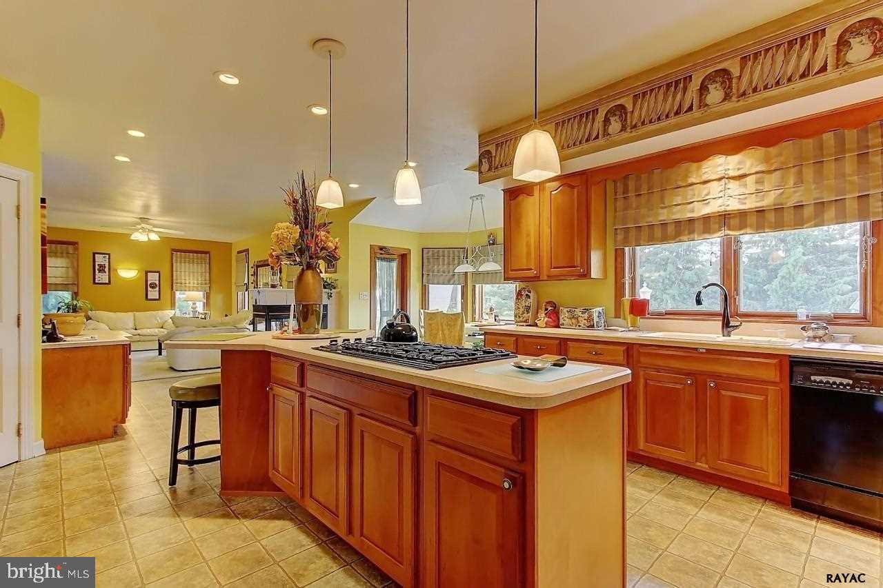 1325 Greenbriar Road York, PA 17404 - Photo 4 of 36 Gallery Image 4