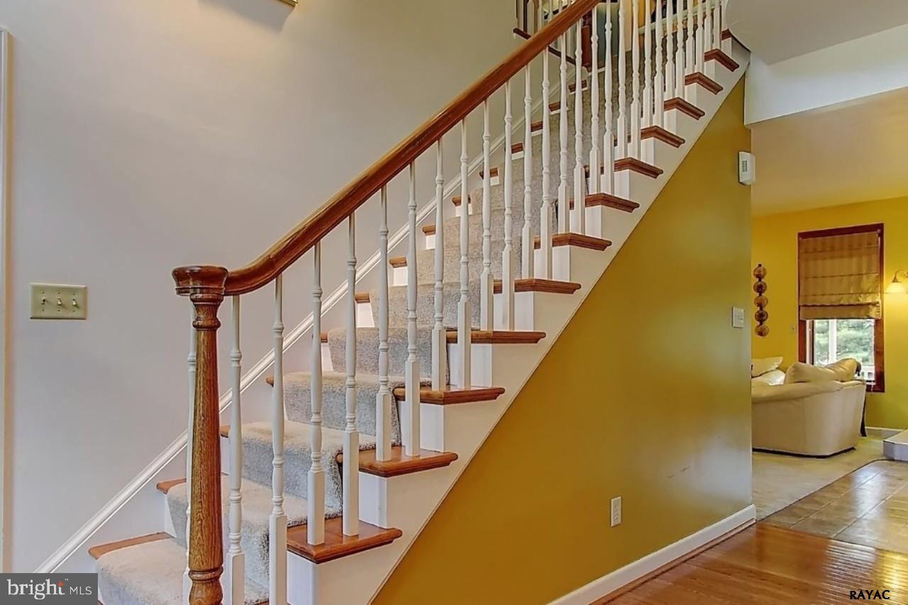 1325 Greenbriar Road York, PA 17404 - Photo 10 of 36 Gallery Image 10