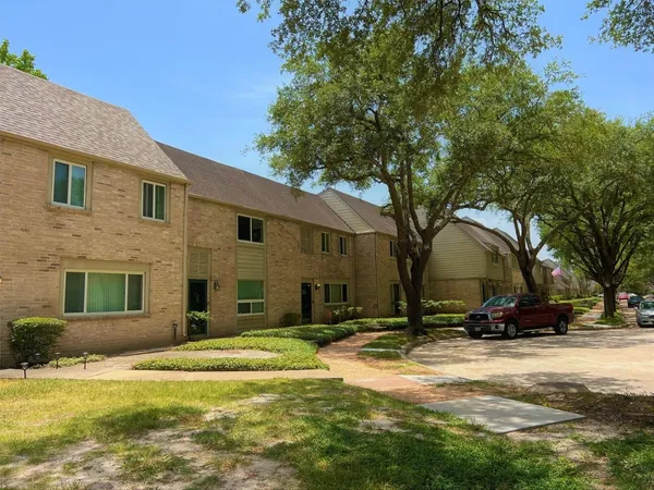 $1,630 | 2130 Greenbriar Colony Drive, Unit 2130, Houston, TX 77032