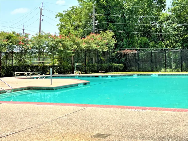 $1,630 | 2130 Greenbriar Colony Drive, Unit 2130, Houston, TX 77032