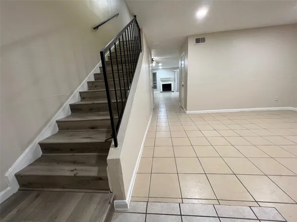 $1,630 | 2130 Greenbriar Colony Drive, Unit 2130, Houston, TX 77032