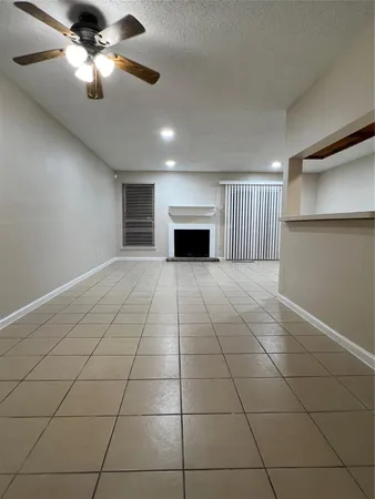 $1,630 | 2130 Greenbriar Colony Drive, Unit 2130, Houston, TX 77032