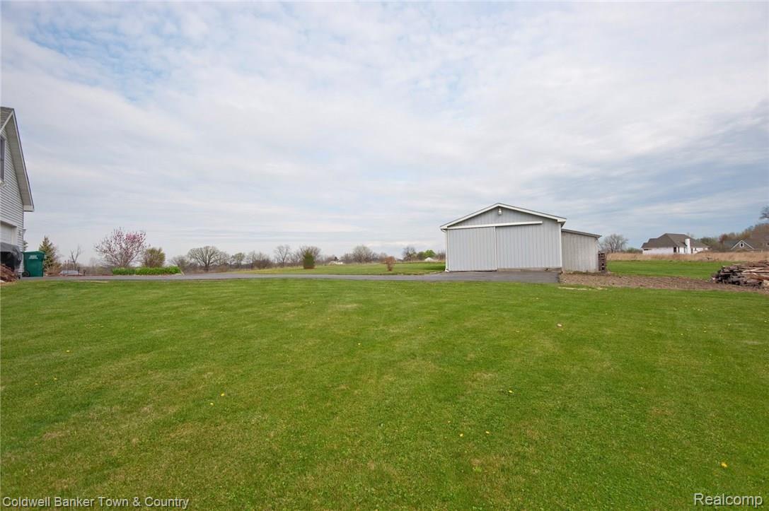 5100 Byron Road Howell, MI 48855 - Photo 4 of 58 image.jpg
