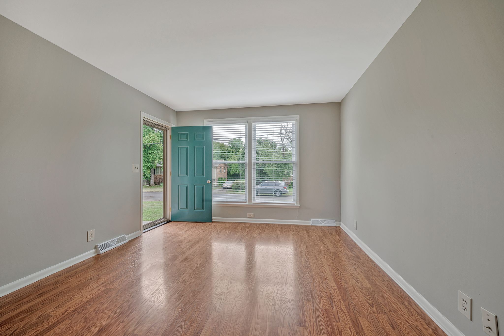 7439 George Gaines Road Nashville, TN 37221 - Photo 2 of 27 Gallery Image 2
