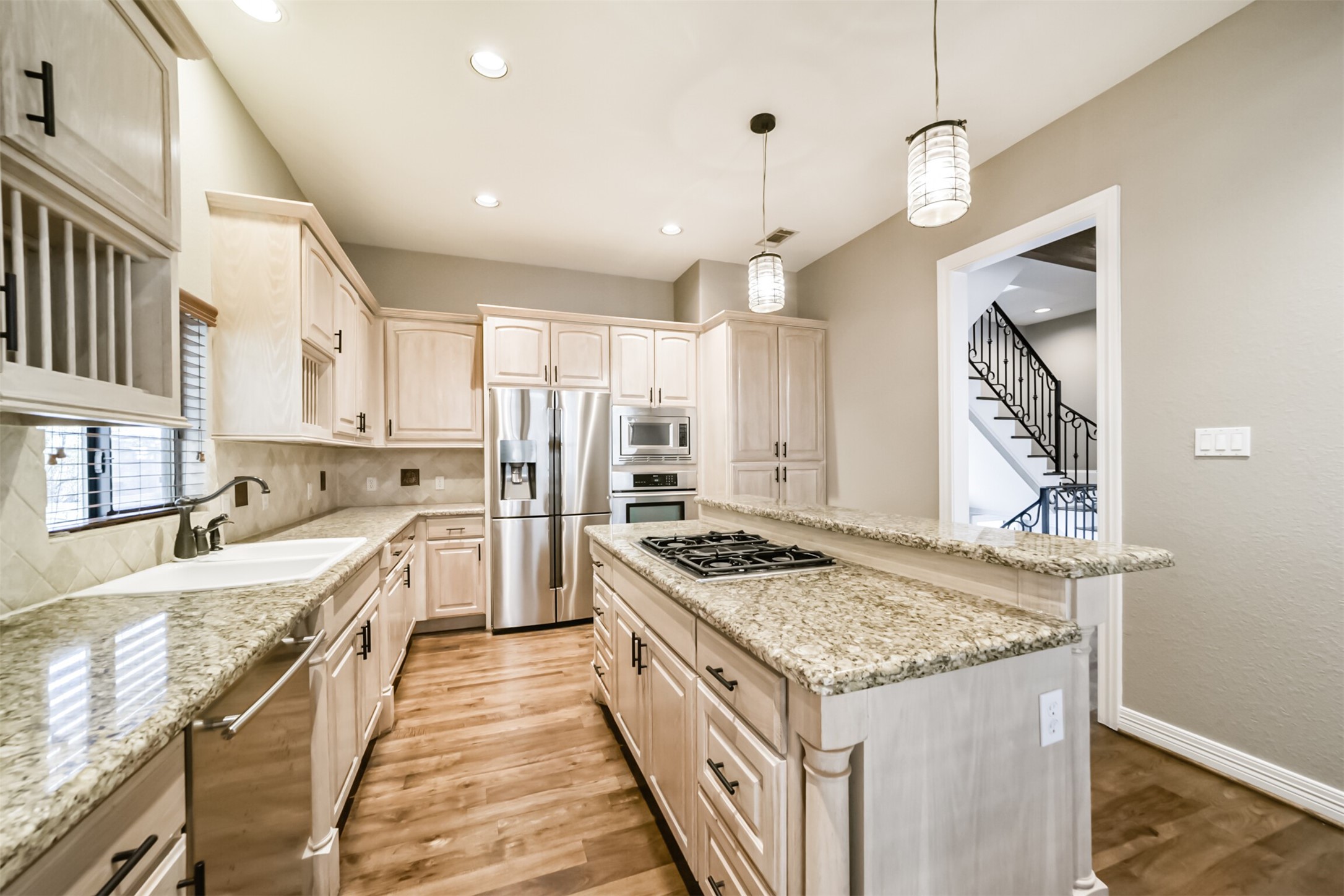 1826 A Portsmouth Street Houston, TX 77098 - Photo 19 of 37