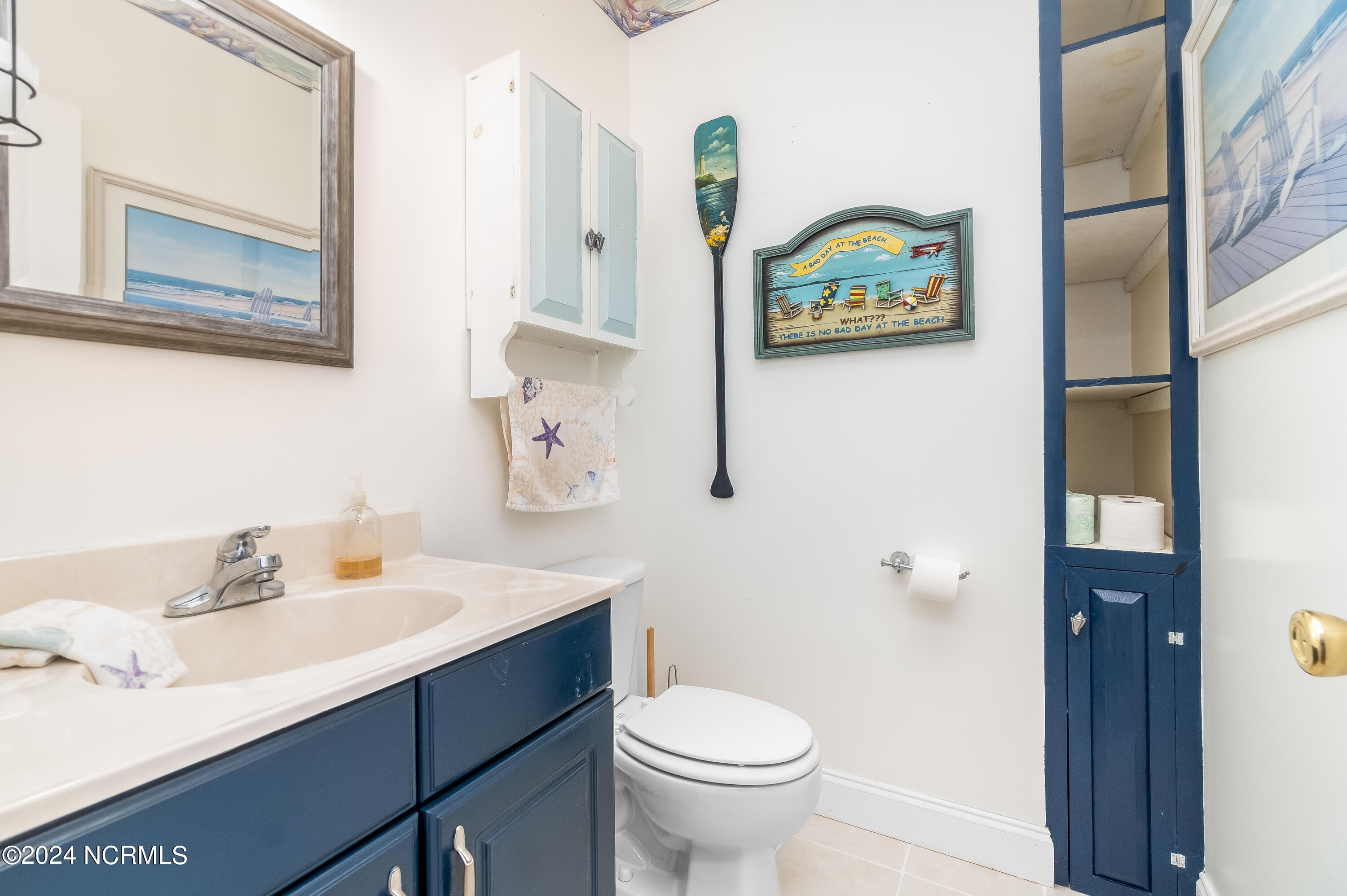 170 Narrow Shore Road Aydlett, NC 27916 - Photo 21 of 48 1/2 bathroom