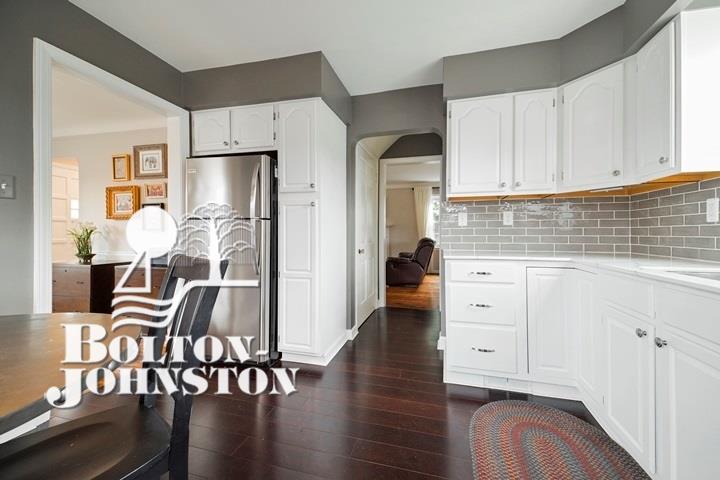 1675 Fairholme Road Grosse Pointe, MI 48236 - Photo 9 of 33 Kitchen