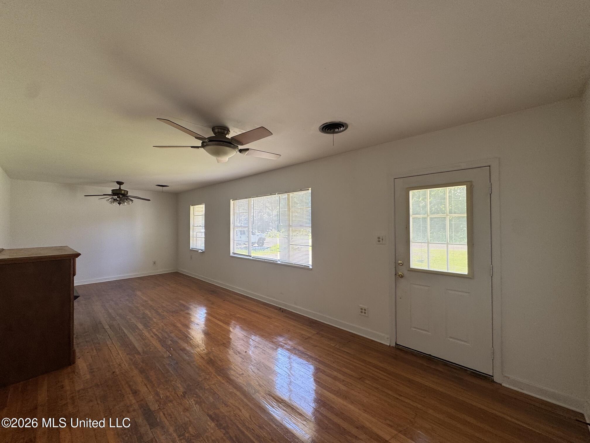 1044 Cooper Road Jackson, MS 39212 - Photo 2 of 18 IMG_9160